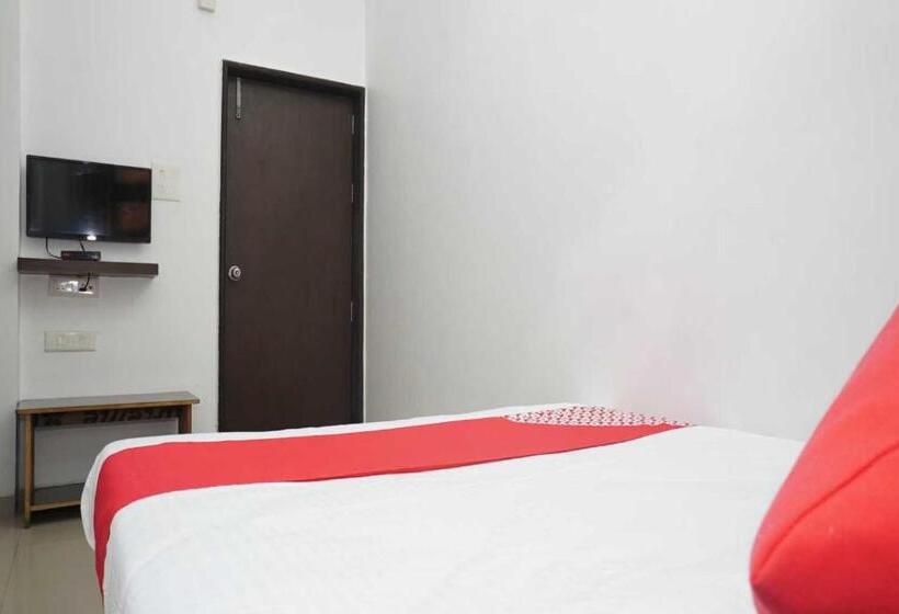 Hotell Oyo Flagship 81100  Sai Lodging