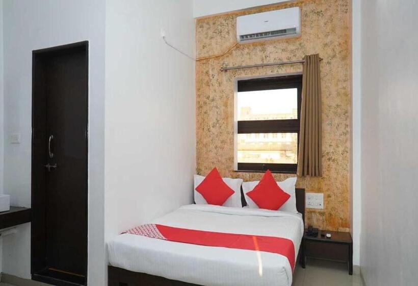 Hotell Oyo Flagship 81100  Sai Lodging