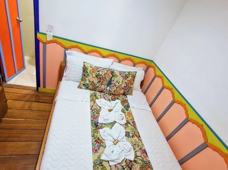ユースホステル Mythos Hostal