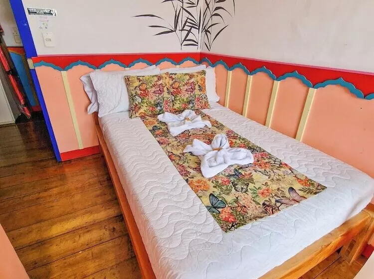 ユースホステル Mythos Hostal
