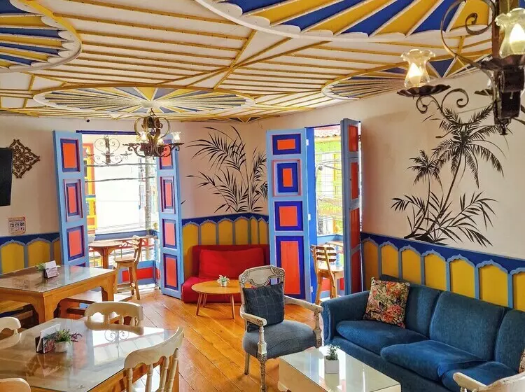 ユースホステル Mythos Hostal