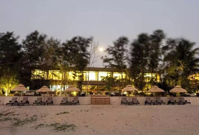 Hotel Red Thread Morjim