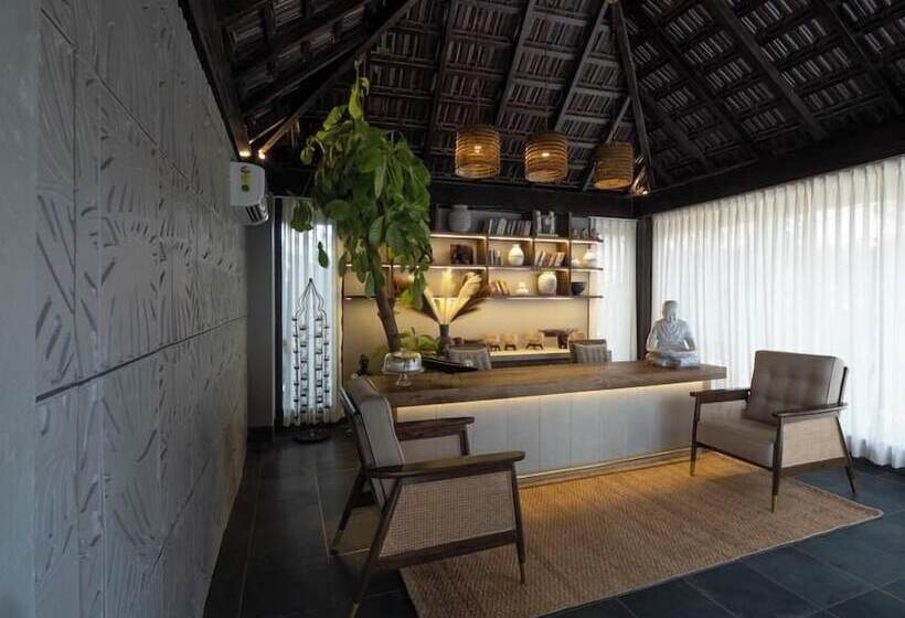 Отель Red Thread Morjim