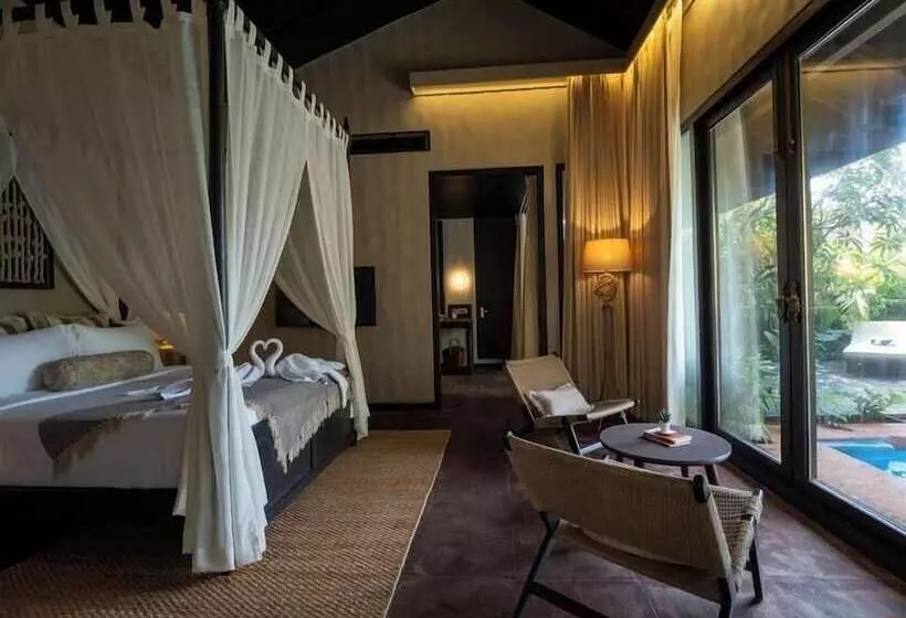 Hotel Red Thread Morjim