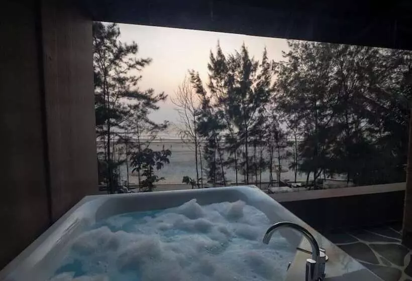 Hotel Red Thread Morjim