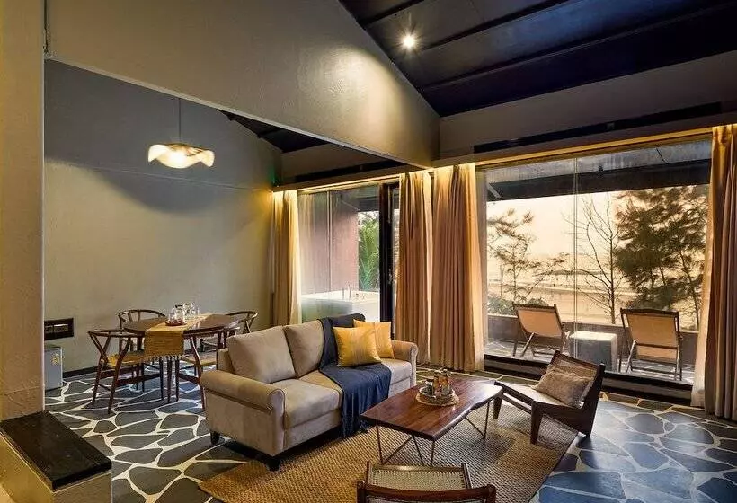 Hotel Red Thread Morjim