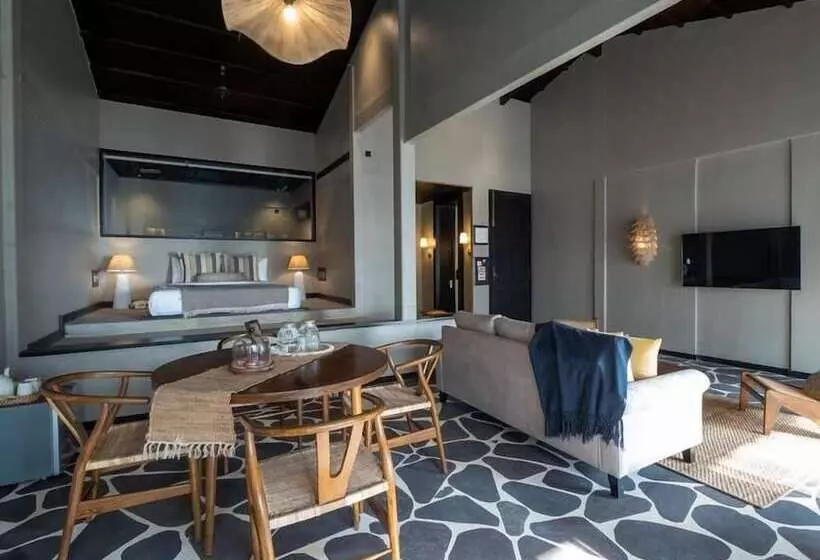 Hotel Red Thread Morjim