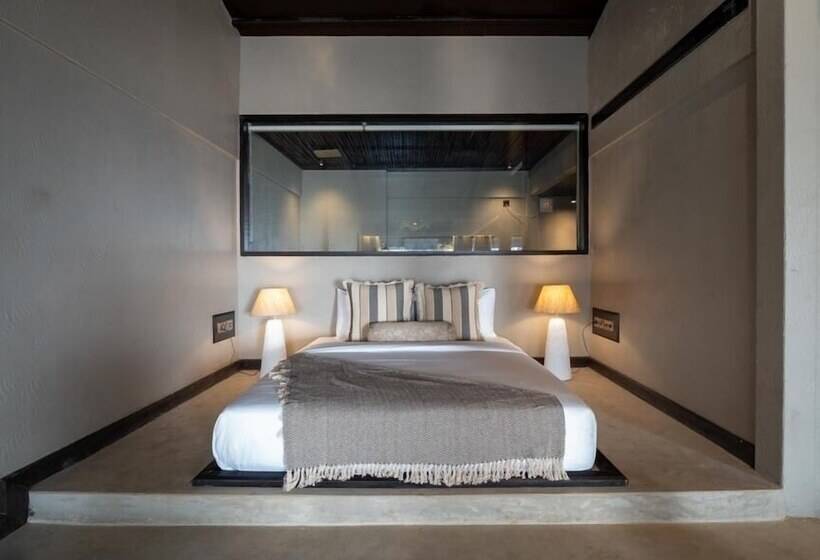 Отель Red Thread Morjim