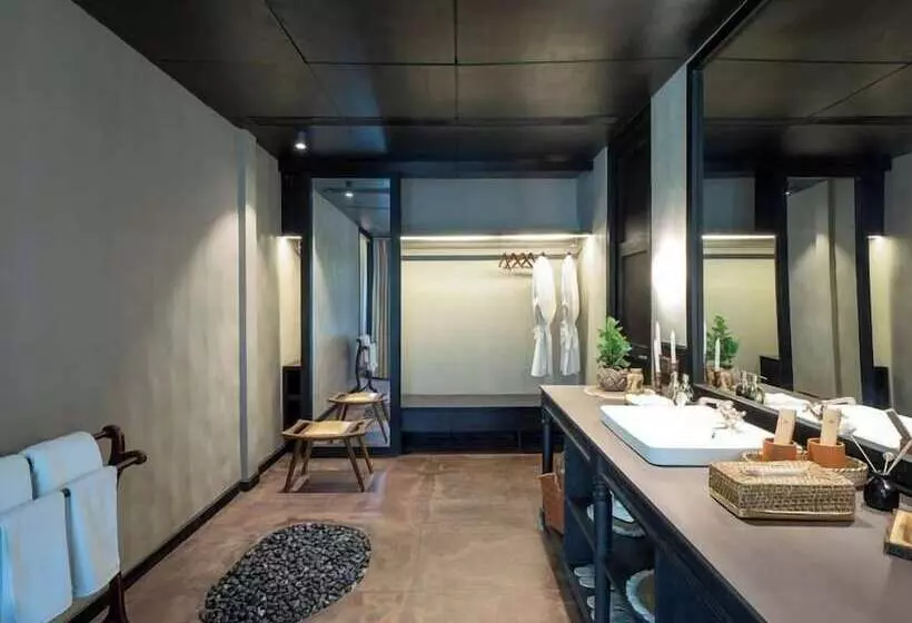 Hotel Red Thread Morjim