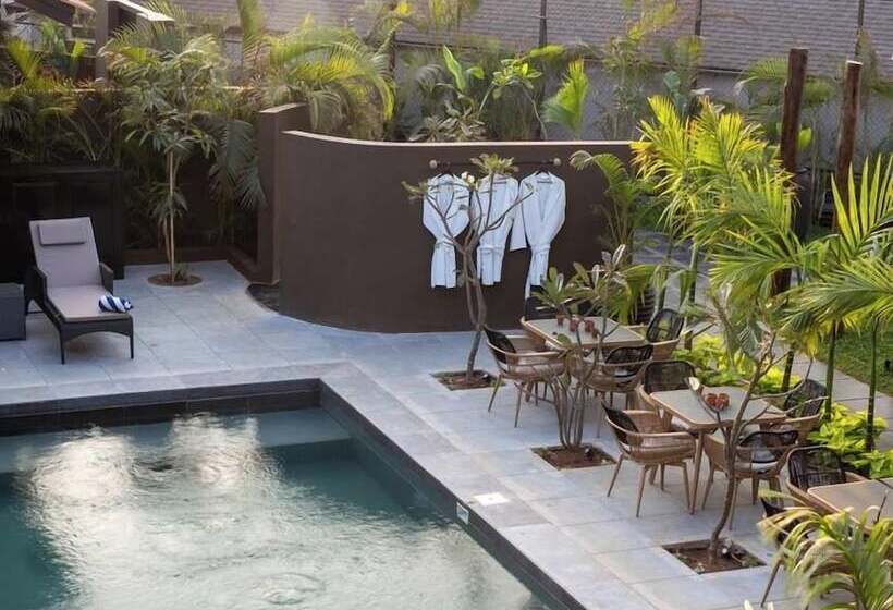 Отель Red Thread Morjim