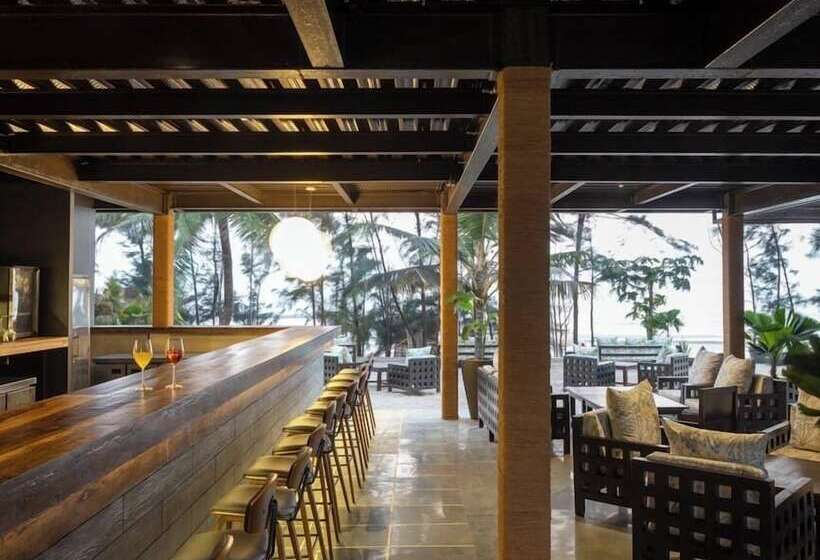 Отель Red Thread Morjim