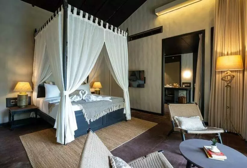 Hotel Red Thread Morjim