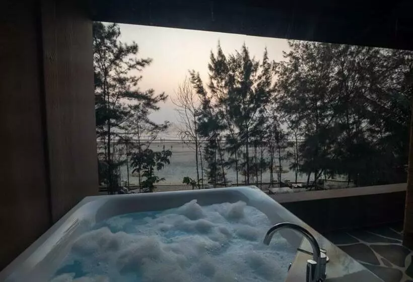 Hotel Red Thread Morjim