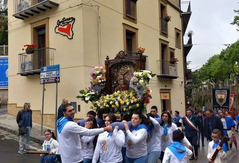 Aamiaismajoitus (B&B) Cantunera Sicilianroom