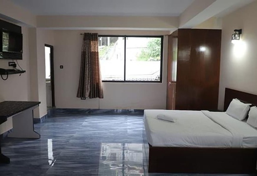 Fabhotel Flowery Pekoe Inn