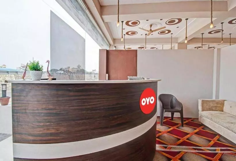 ホテル Oyo Flagship 81034  Star Cham