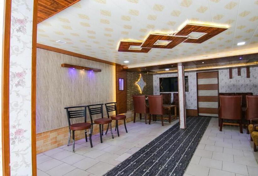 בית מלון כפרי Oyo Flagship 81058 River Bank