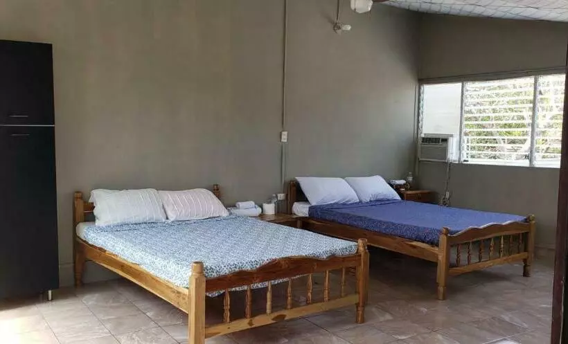 ペンション Hostal El Porrón