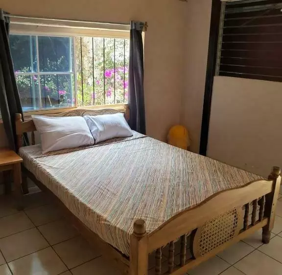 ペンション Hostal El Porrón
