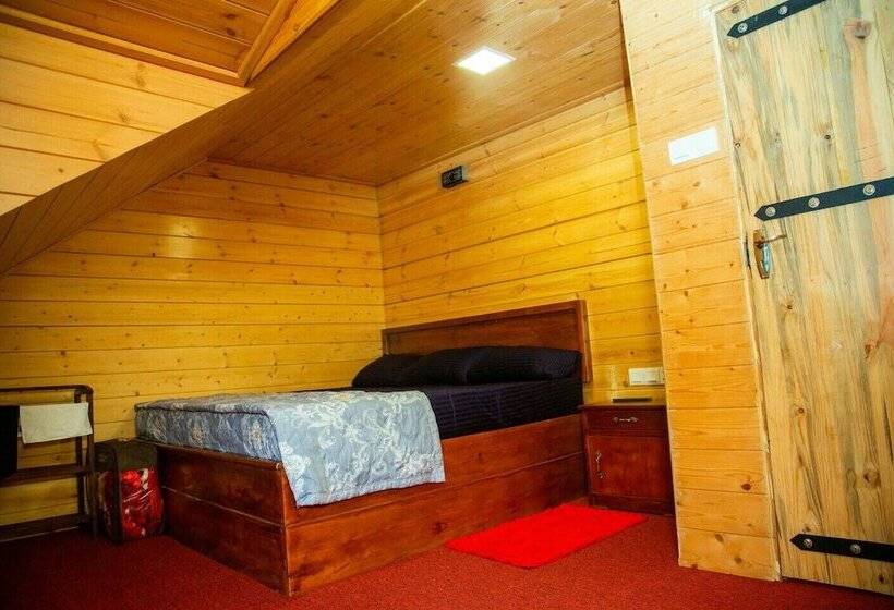 Пансион Misty Wood Cottage