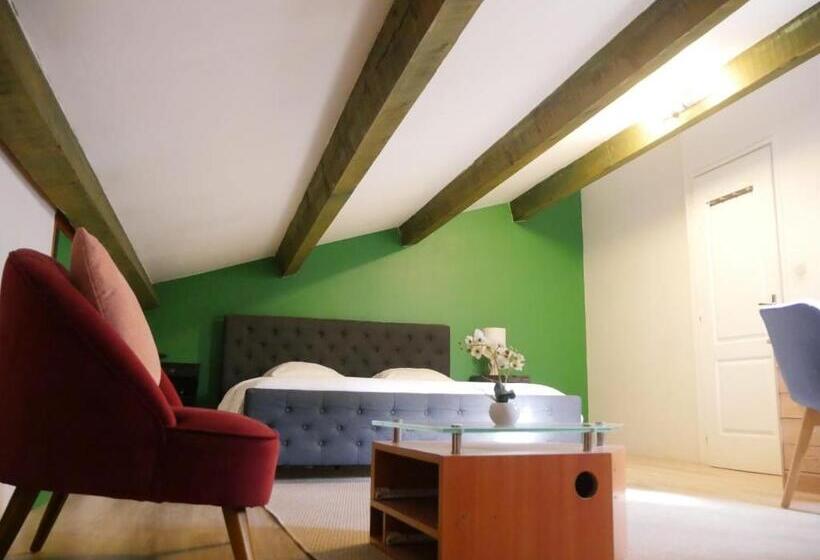 تختخواب و صبحانه Private