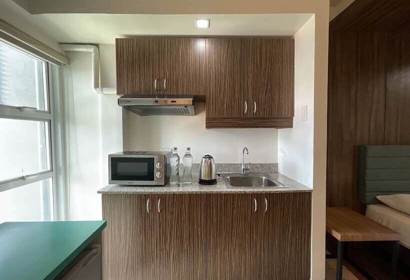 H Plus Hotel Powered By Cocotel