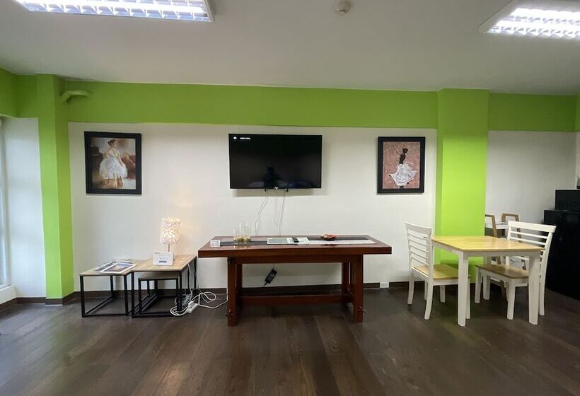 H Plus Hotel Powered By Cocotel