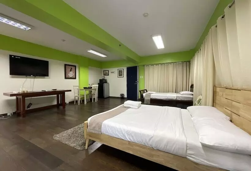 H Plus Hotel Powered By Cocotel