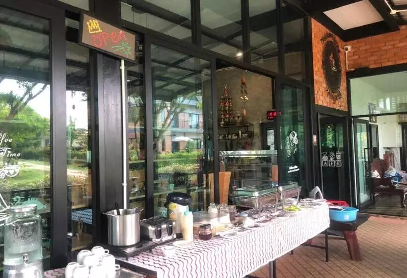 ホテル ไร่ปาริชาติ