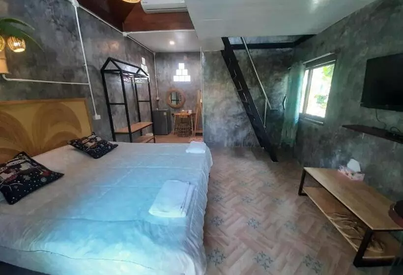 ホテル ไร่ปาริชาติ