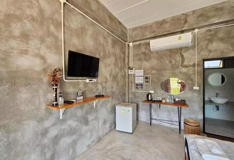 ホテル ไร่ปาริชาติ