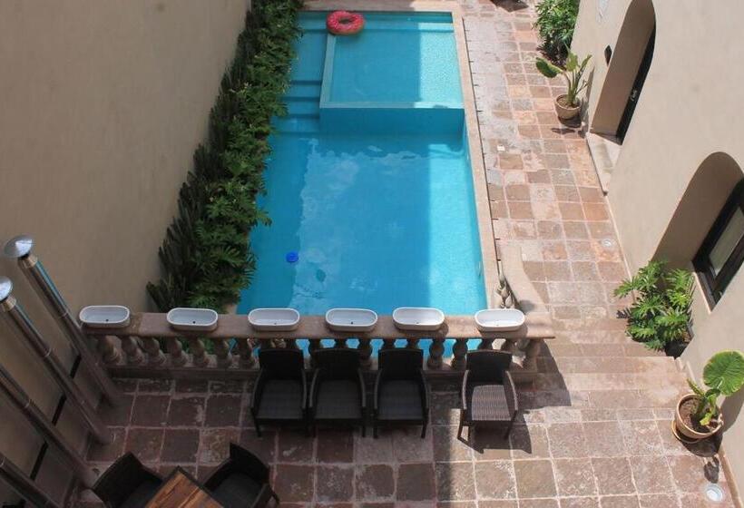 هتل Plaza De Armas