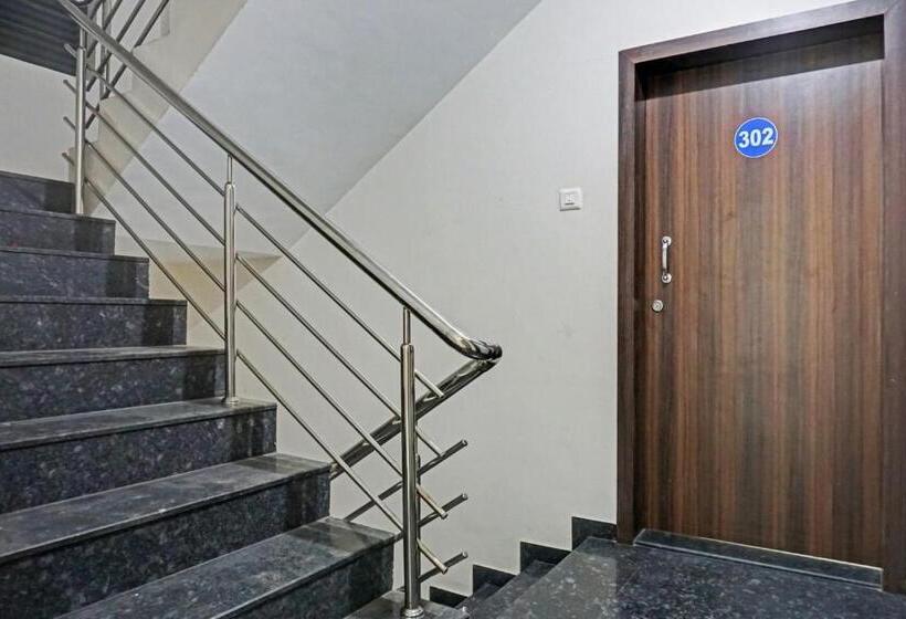 Hotel Pop 81028 Paradise Stay