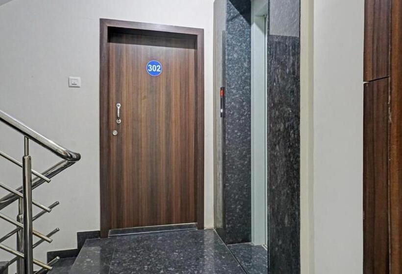 Hotel Pop 81028 Paradise Stay