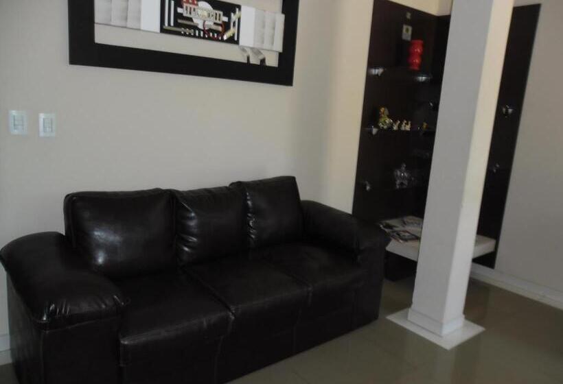 酒店 Rancho Alegre Palace