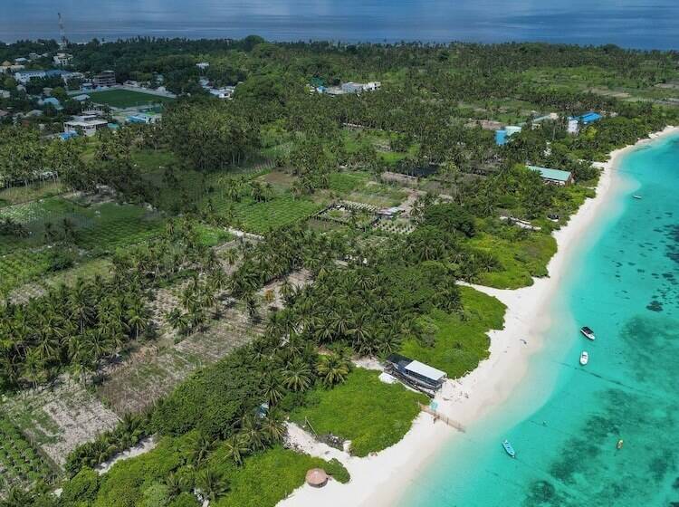 پانسیون Sands Garden