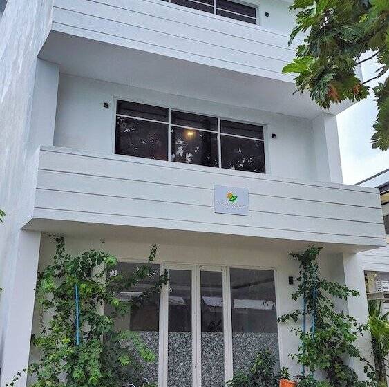 پانسیون Sands Garden