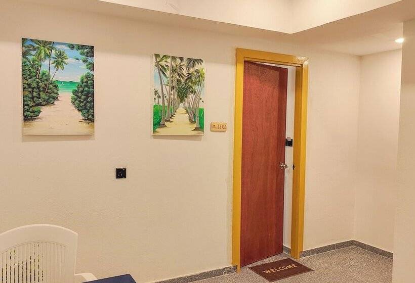 پانسیون Sands Garden