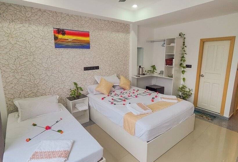 پانسیون Sands Garden