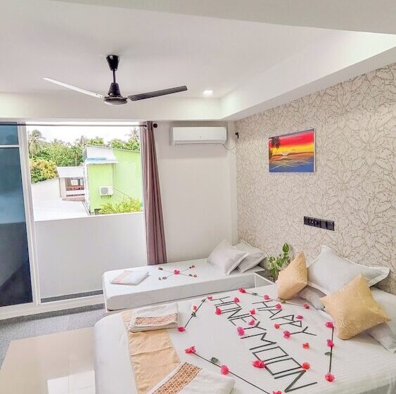 پانسیون Sands Garden