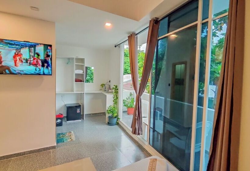 پانسیون Sands Garden