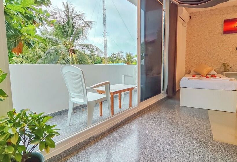 پانسیون Sands Garden