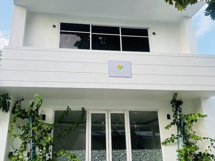 پانسیون Sands Garden