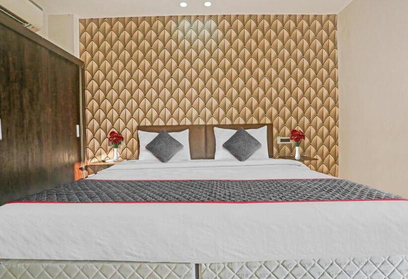 Collection O Hotel The Telone Stay