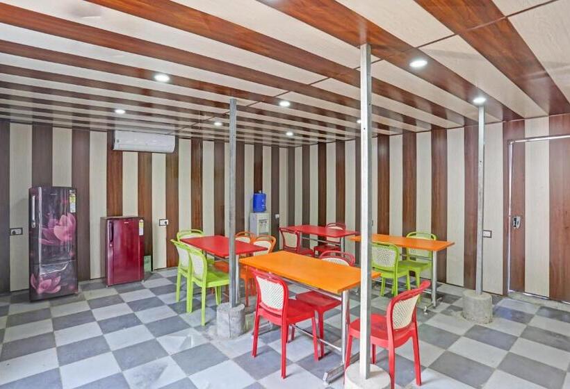 Collection O Hotel The Telone Stay