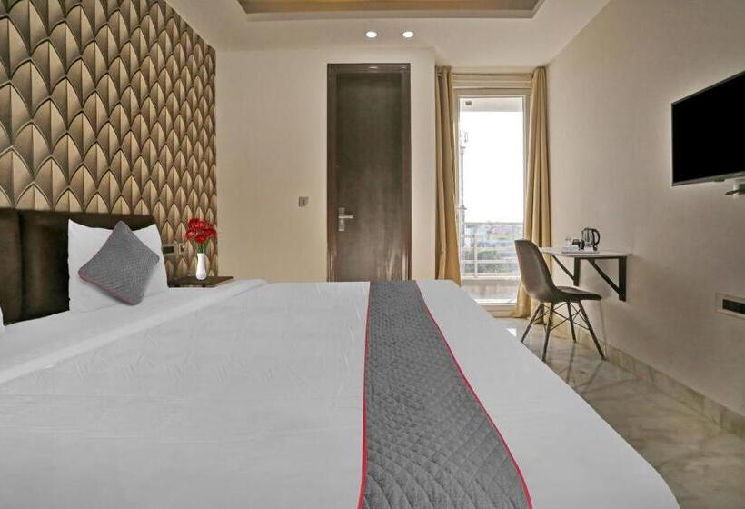 Collection O Hotel The Telone Stay