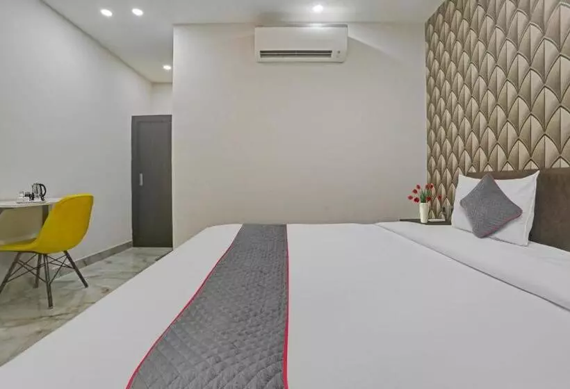 Collection O Hotel The Telone Stay