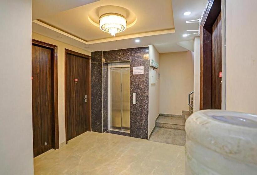 Collection O Hotel The Telone Stay