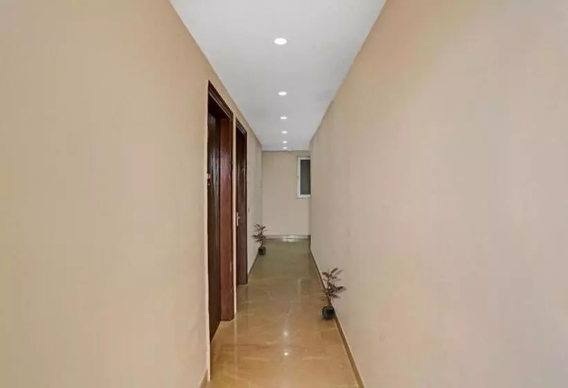 Collection O Hotel The Telone Stay