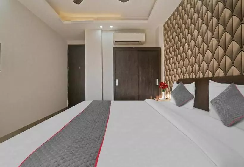 Collection O Hotel The Telone Stay